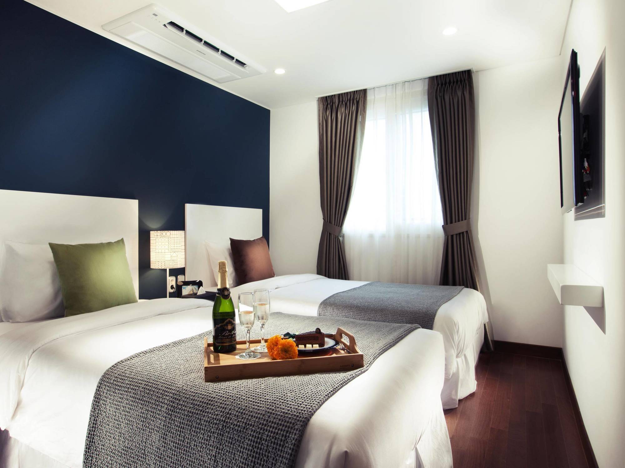 N Fourseason Hotel Myeongdong Seul Zewnętrze zdjęcie
